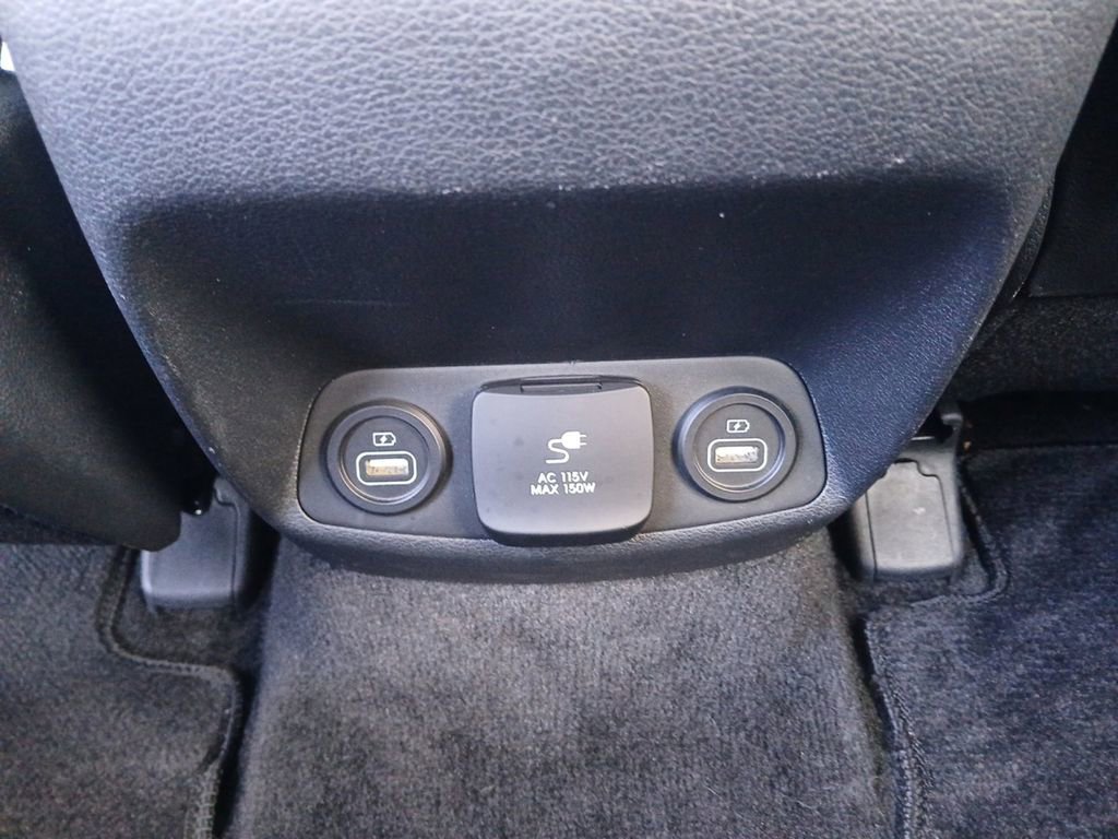 Used 2023 Hyundai Santa Fe Limited AWD/4WD image 11