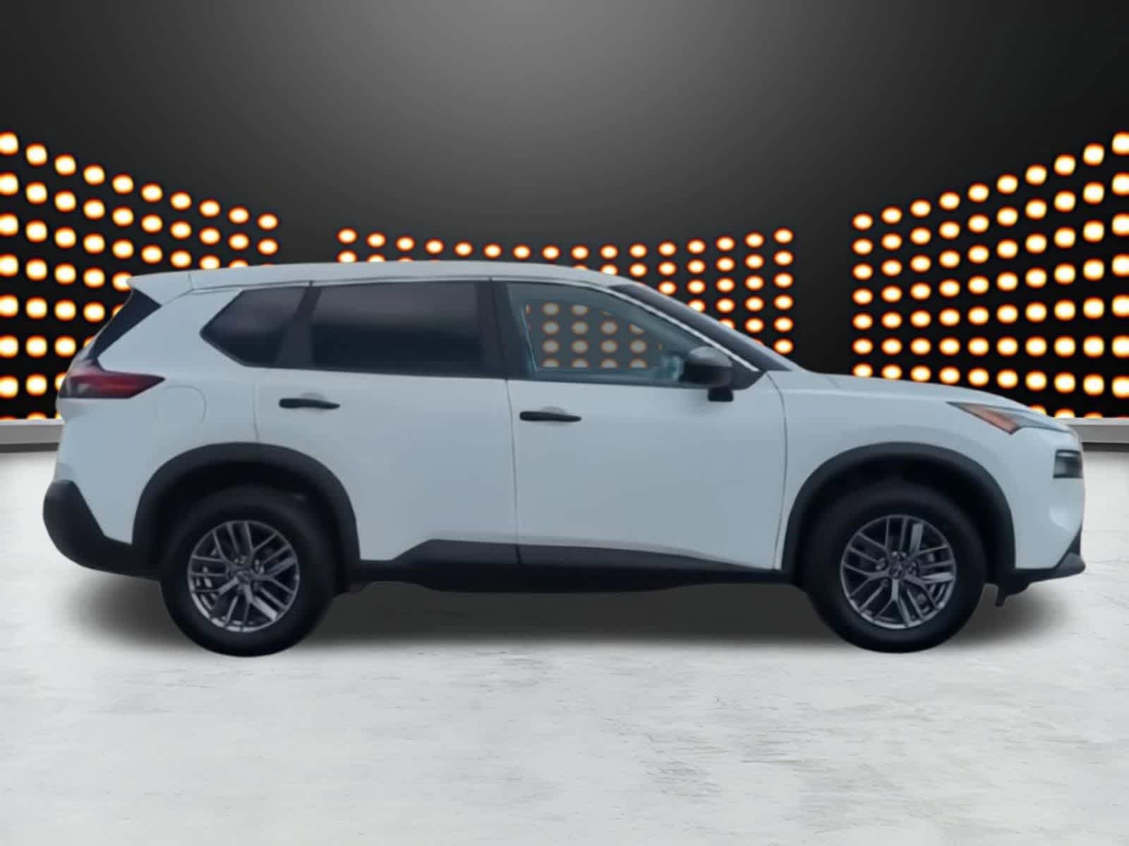 Used 2023 Nissan Rogue S AWD/4WD image 9