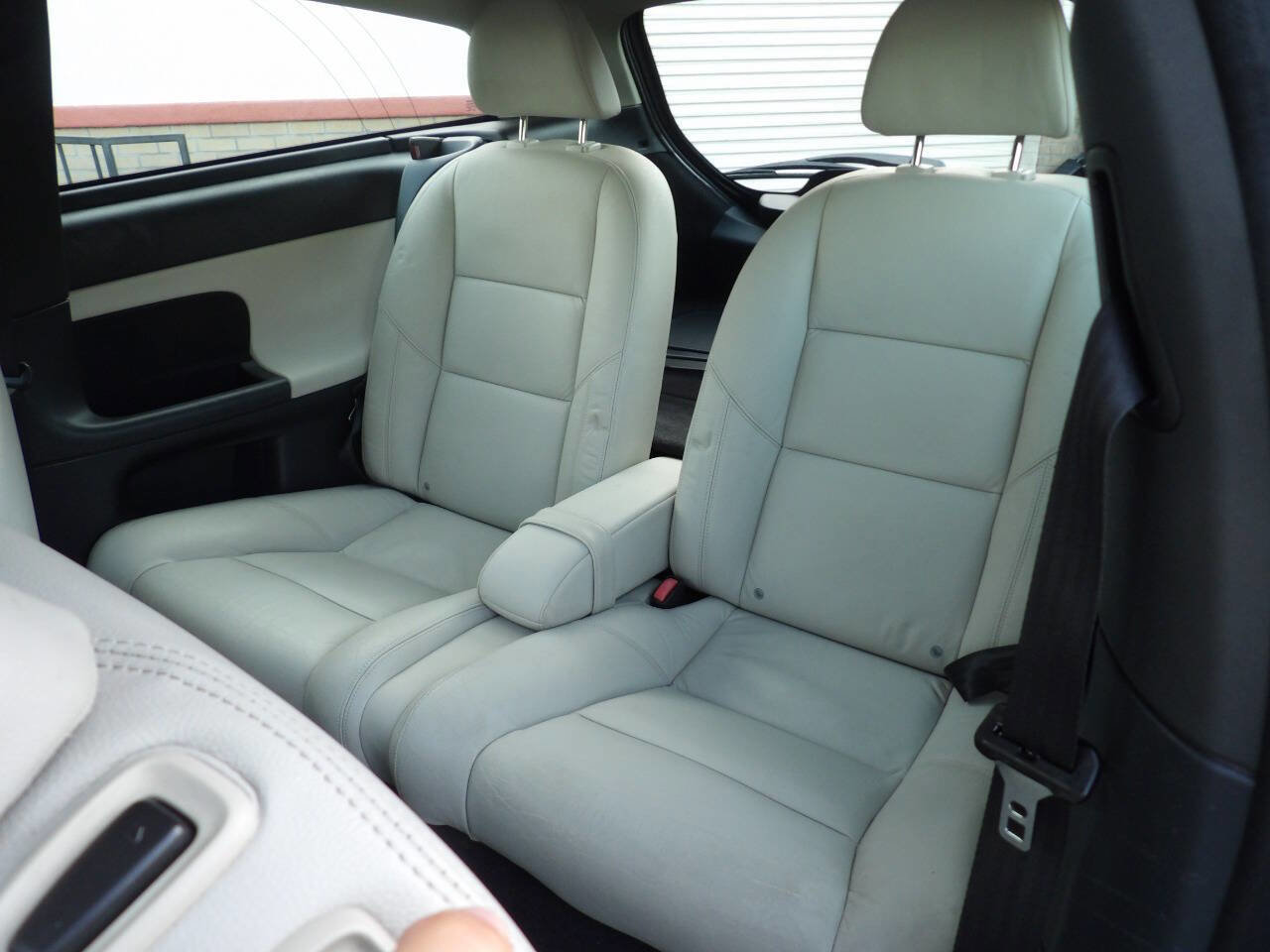 Used 2013 Volvo C30 FWD image 9