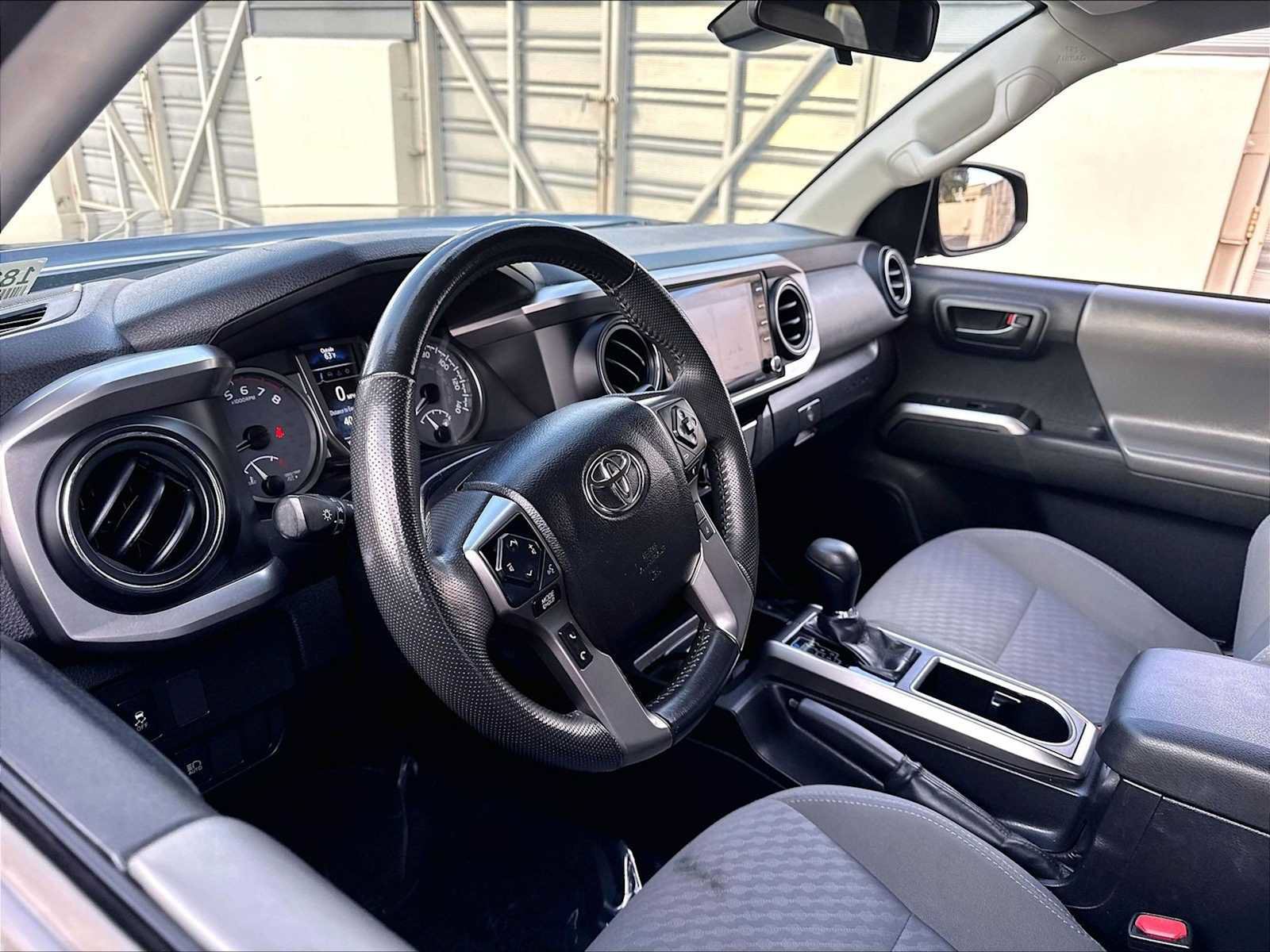 Used 2022 Toyota Tacoma SR5 AWD/4WD image 15