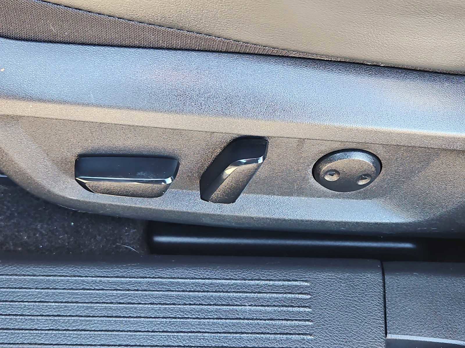 Used 2021 Nissan Rogue Platinum AWD/4WD image 26