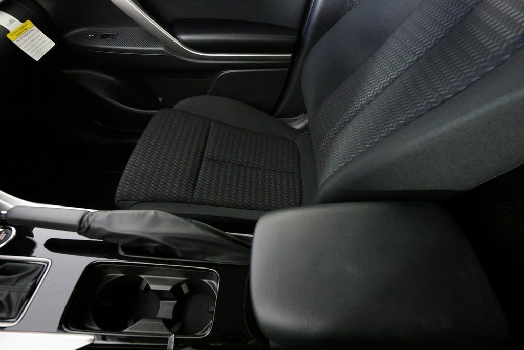 Used 2025 Mitsubishi Eclipse Cross ES image 28