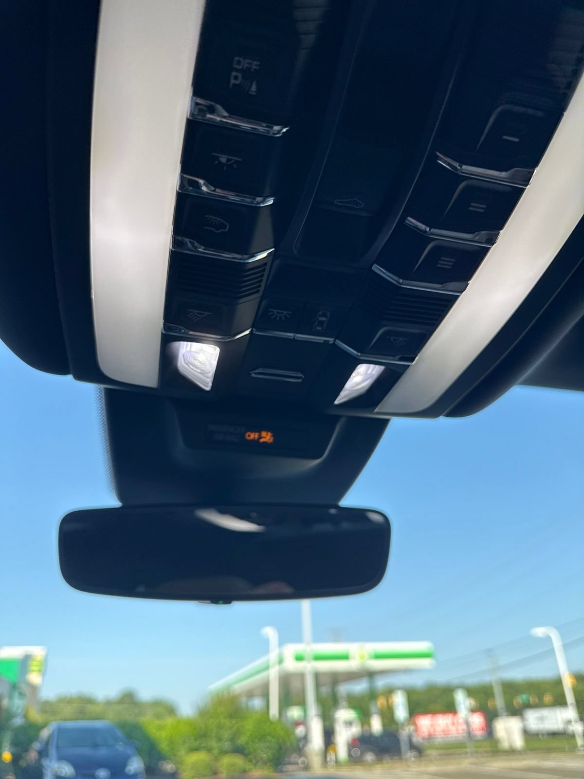 Used 2019 Porsche Macan S AWD/4WD image 34