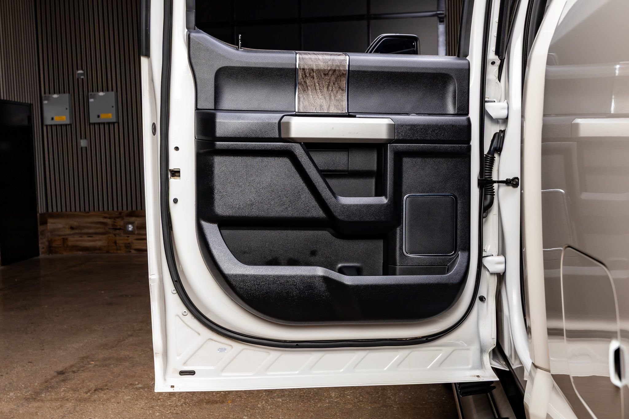 Used 2019 Ford F250 Lariat w/ Lariat Ultimate Package image 37