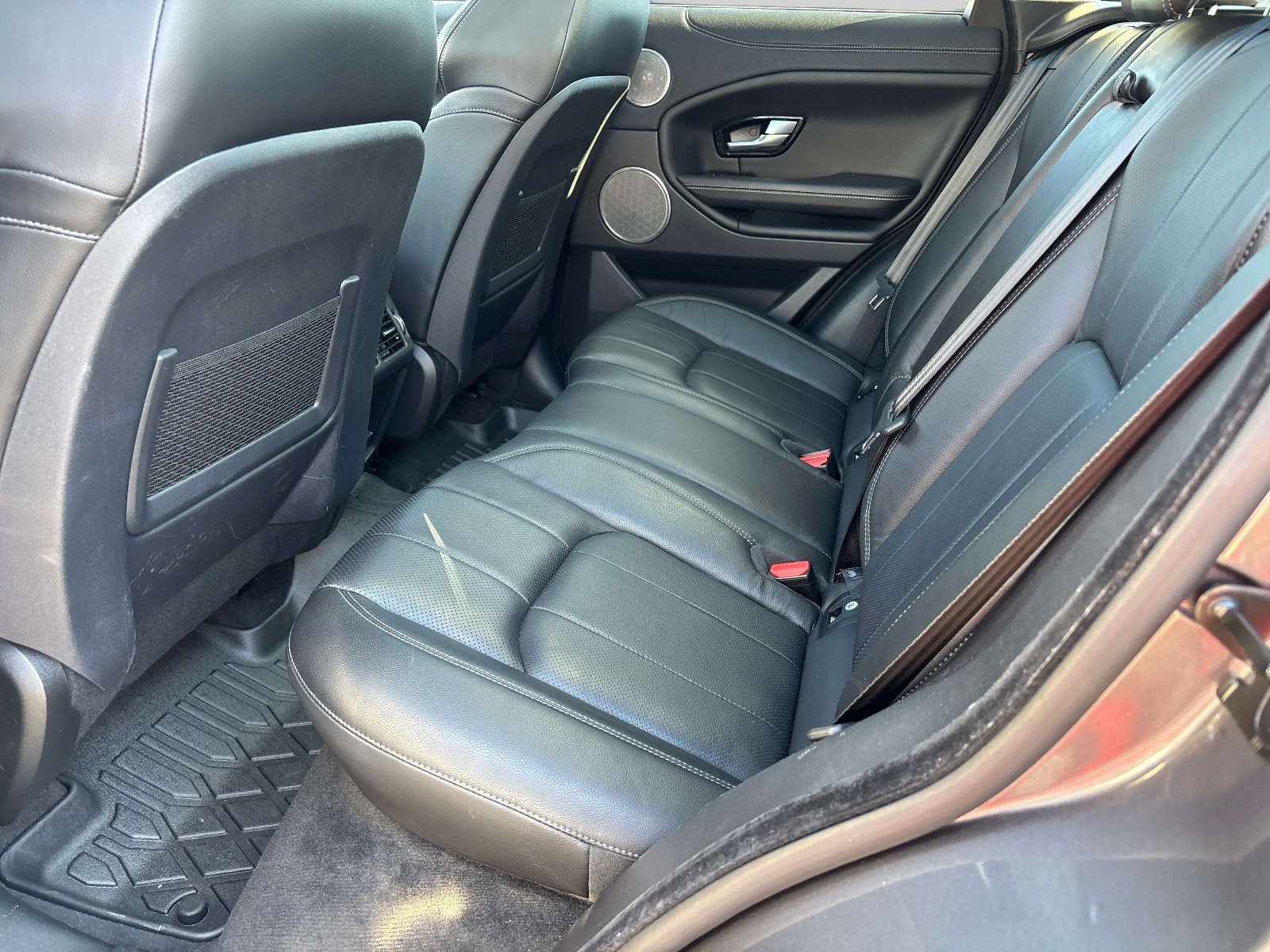 Used 2018 Land Rover Range Rover Evoque image 8