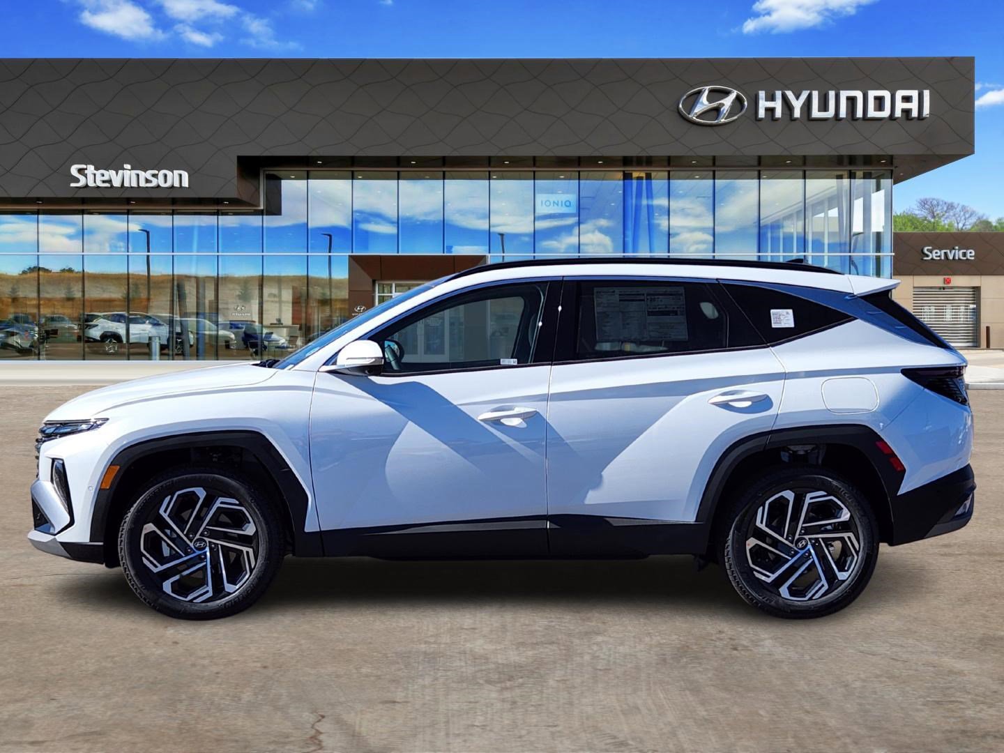 New 2026 Hyundai Tucson Limited AWD/4WD image 2