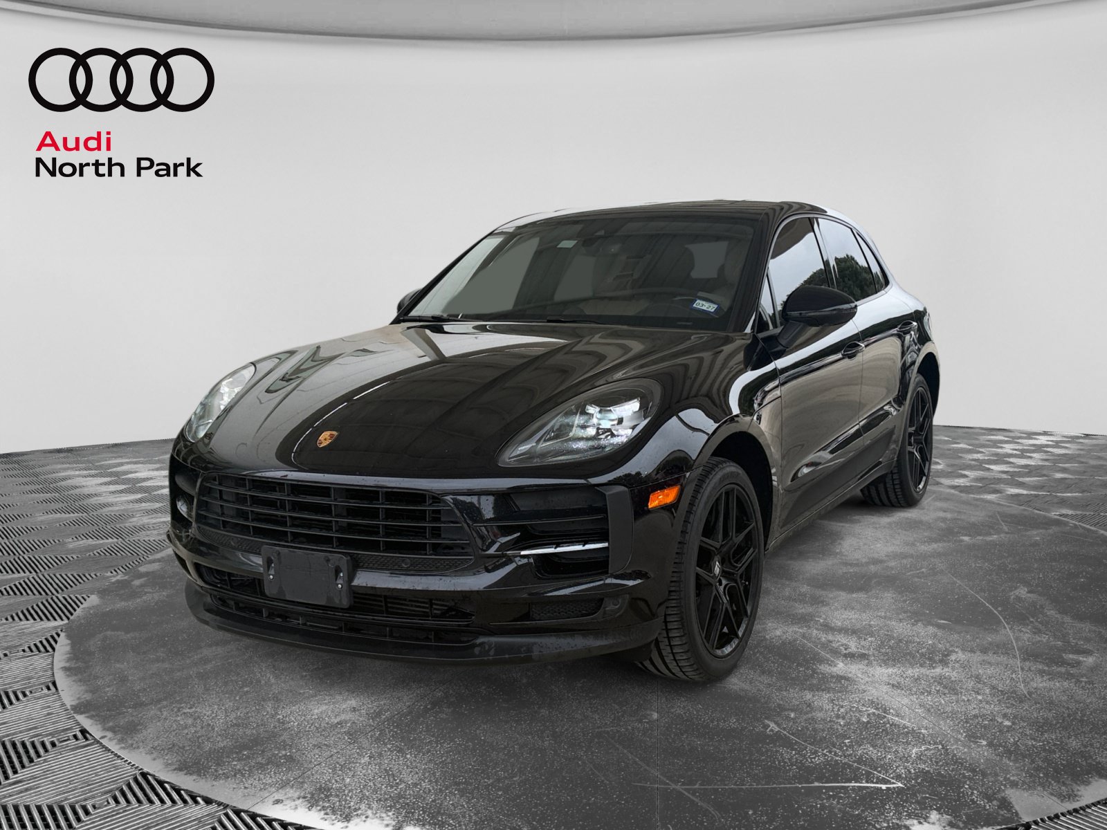 Used 2020 Porsche Macan AWD/4WD image 1