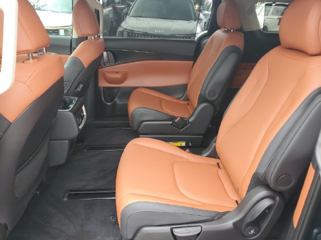 New 2027 Kia Carnival SX w/ Dark Edition Package FWD image 17