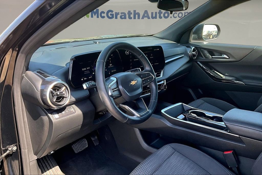 Used 2025 Chevrolet Equinox LT AWD/4WD image 16