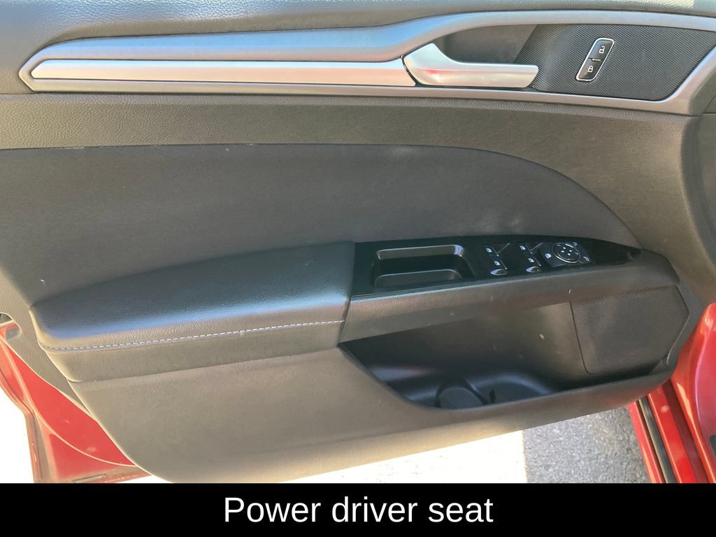 Used 2016 Ford Fusion SE FWD image 13