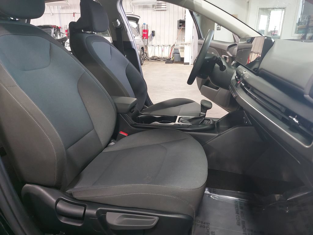 Used 2025 Kia K4 FWD image 10