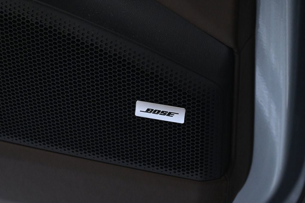 Certified 2025 Porsche Macan Electric RWD image 23