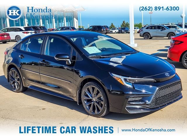 Used 2023 Toyota Corolla SE FWD image 3