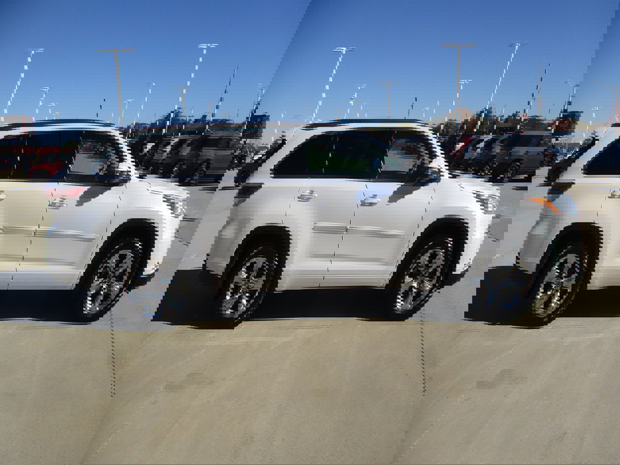 Used 2016 Toyota Highlander Limited image 8