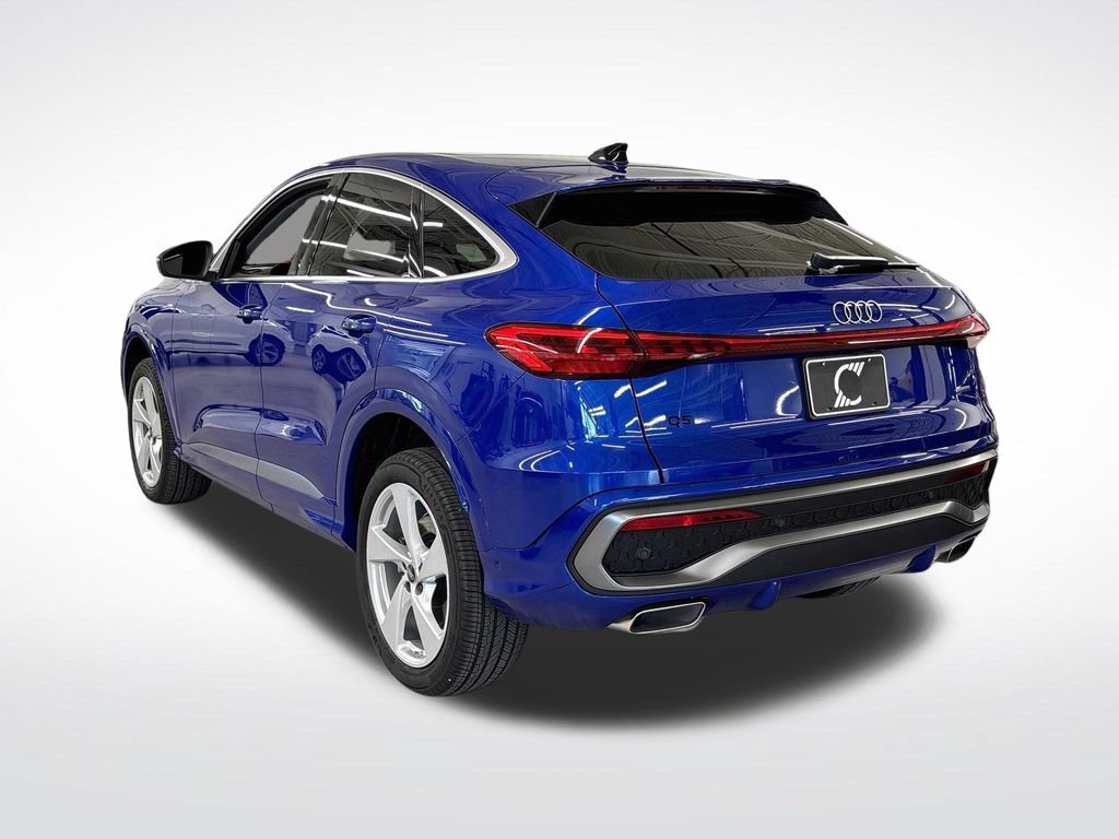 Used 2025 Audi Q5 Premium Plus w/ Premium Plus AWD/4WD image 3