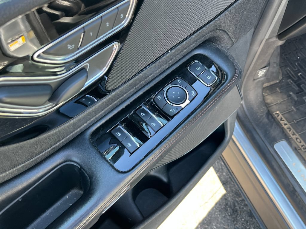 Used 2020 Lincoln Aviator Reserve w/ Equipment Group 201A RWD image 11