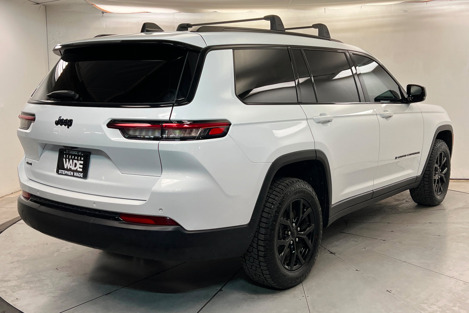 Certified 2024 Jeep Grand Cherokee L Laredo AWD/4WD image 5