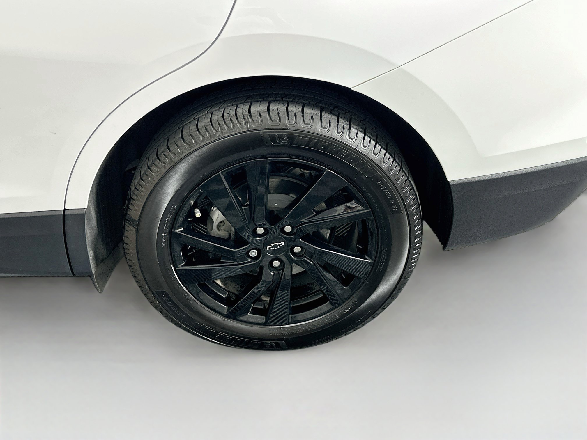 Used 2023 Chevrolet Equinox LS w/ Midnight Edition FWD image 11