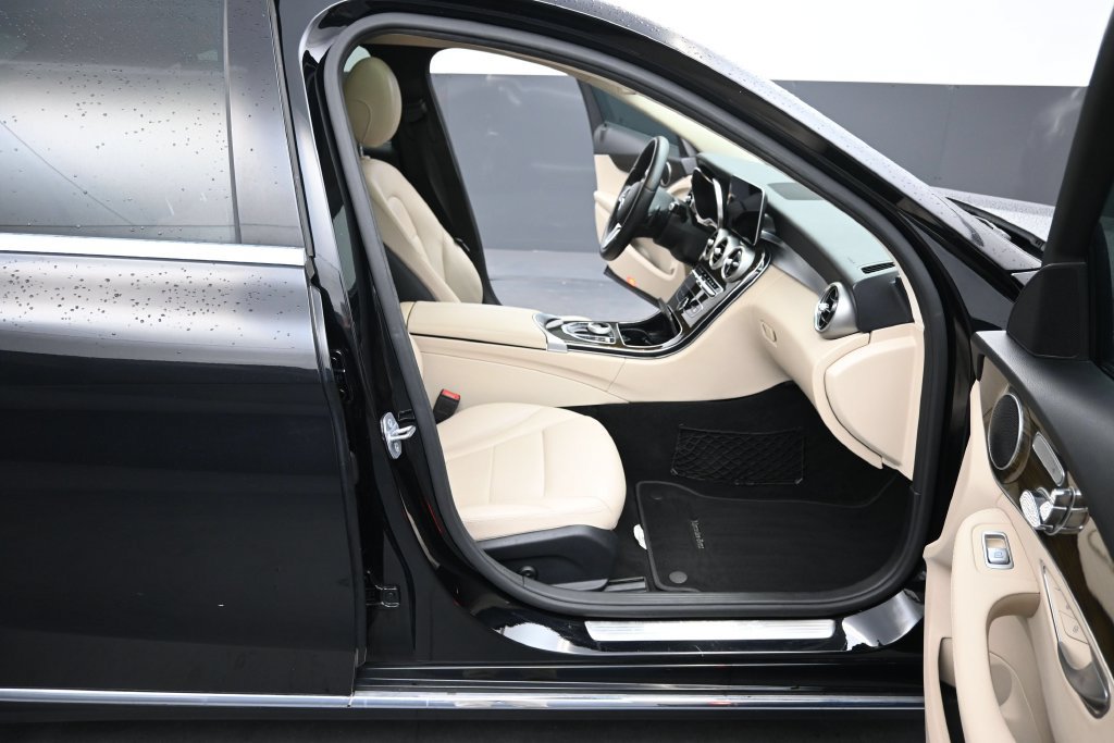 Used 2019 Mercedes-Benz C 300 Sedan image 16