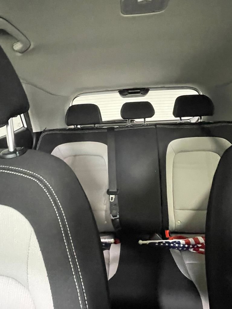 Used 2020 Hyundai Venue SEL image 35