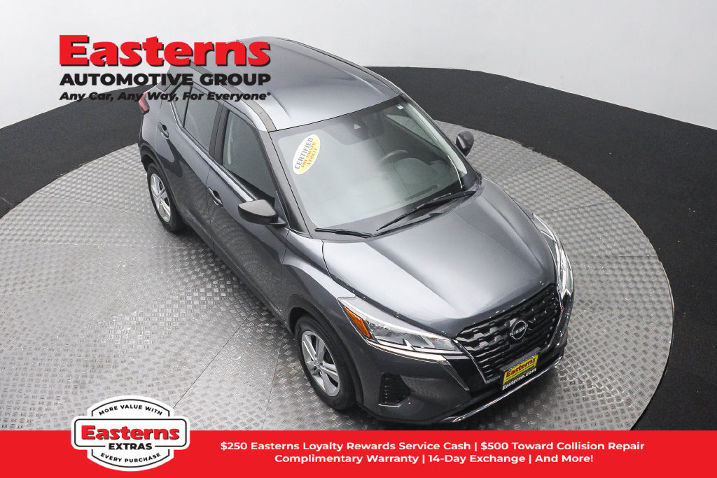 Used 2023 Nissan Kicks S FWD image 4