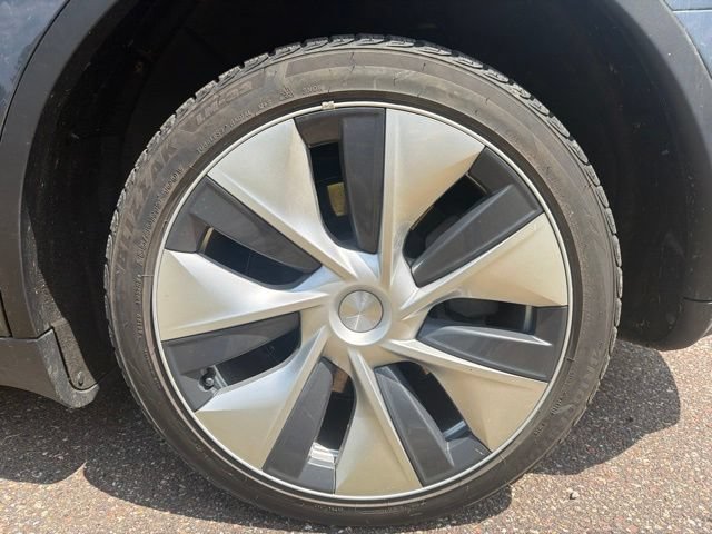 Used 2020 Tesla Model Y AWD image 9