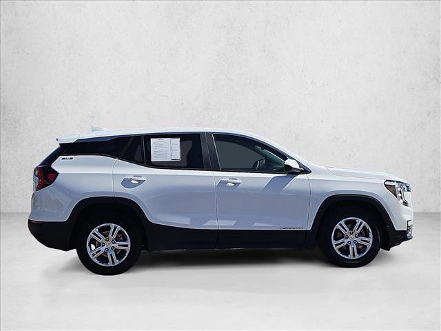 Used 2024 GMC Terrain SLE image 4