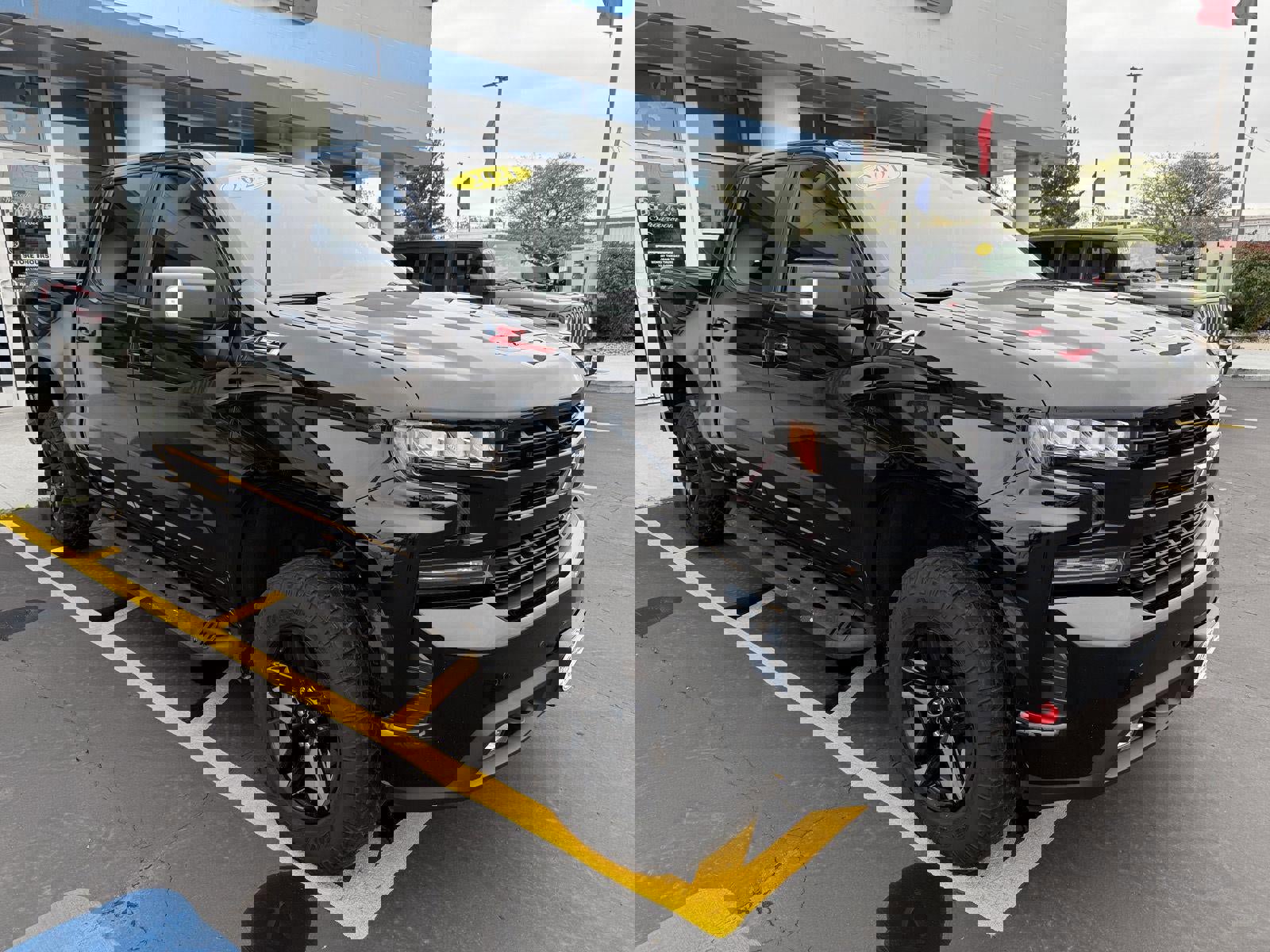 Used 2021 Chevrolet Silverado 1500 LT Trail Boss w/ Convenience Package II image 1