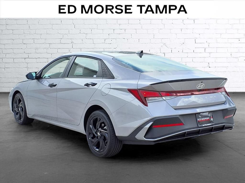 Used 2026 Hyundai Elantra Sport FWD image 3
