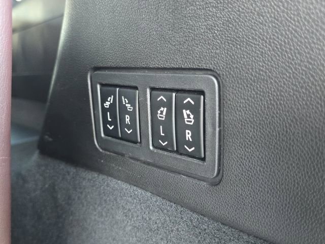 Used 2021 Cadillac XT6 Premium Luxury image 12