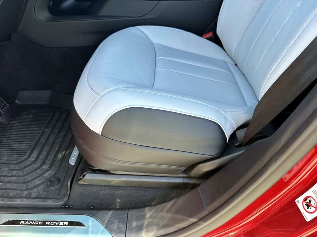 New 2025 Land Rover Range Rover Sport Dynamic SE image 18