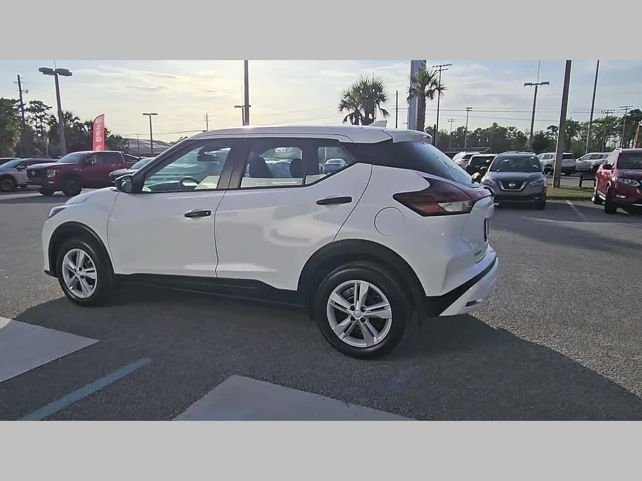 Used 2025 Nissan Kicks Play S image 27