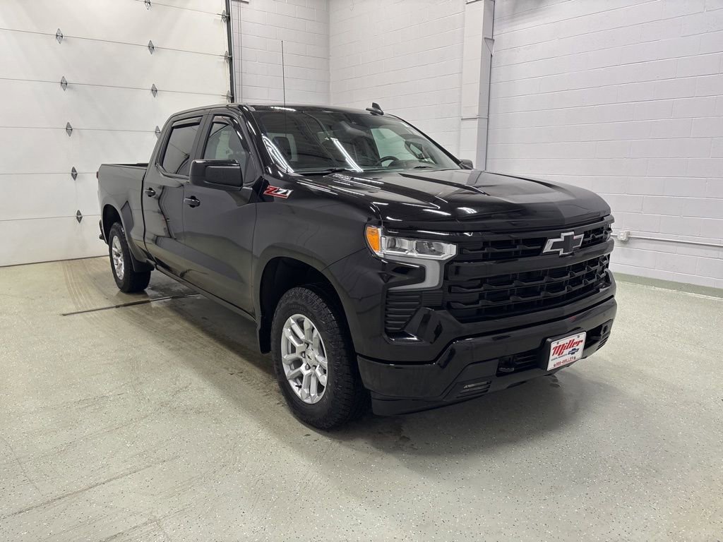 Used 2023 Chevrolet Silverado 1500 RST image 2