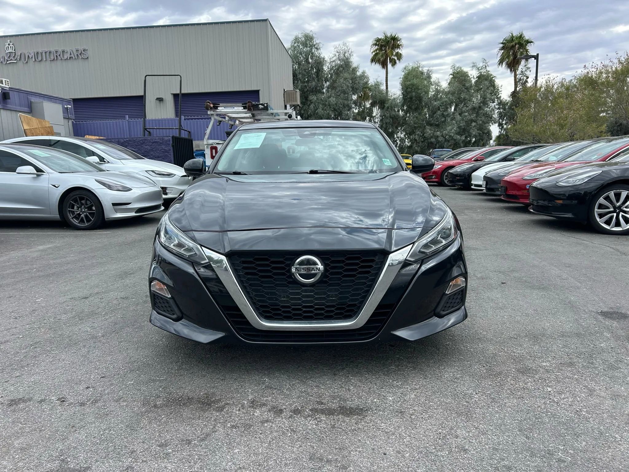 Used 2021 Nissan Altima 2.5 SV image 2