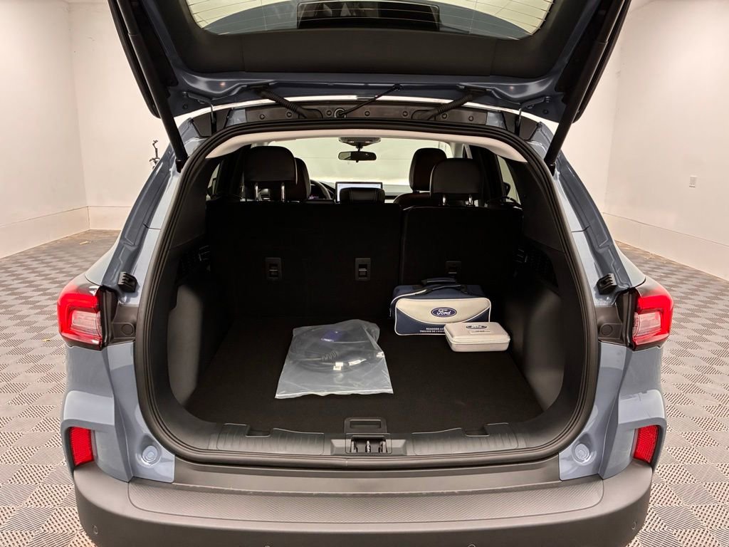 New 2026 Ford Escape SE image 11