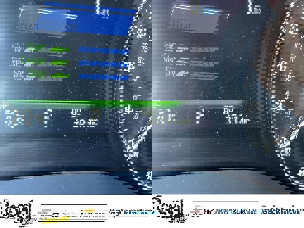 Used 2023 Toyota Sienna Limited image 35