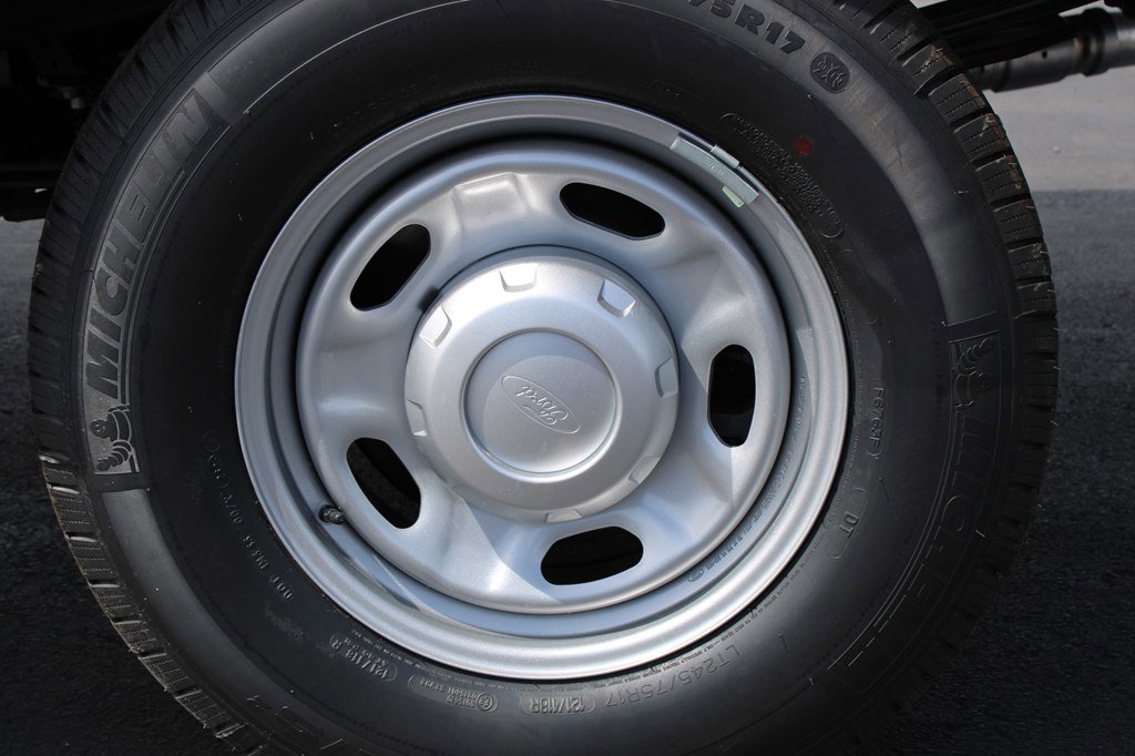 Used 2025 Ford F250 XL image 29