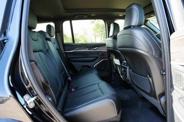 Certified 2025 Jeep Grand Cherokee Limited w/ Luxury Tech Group II image 43