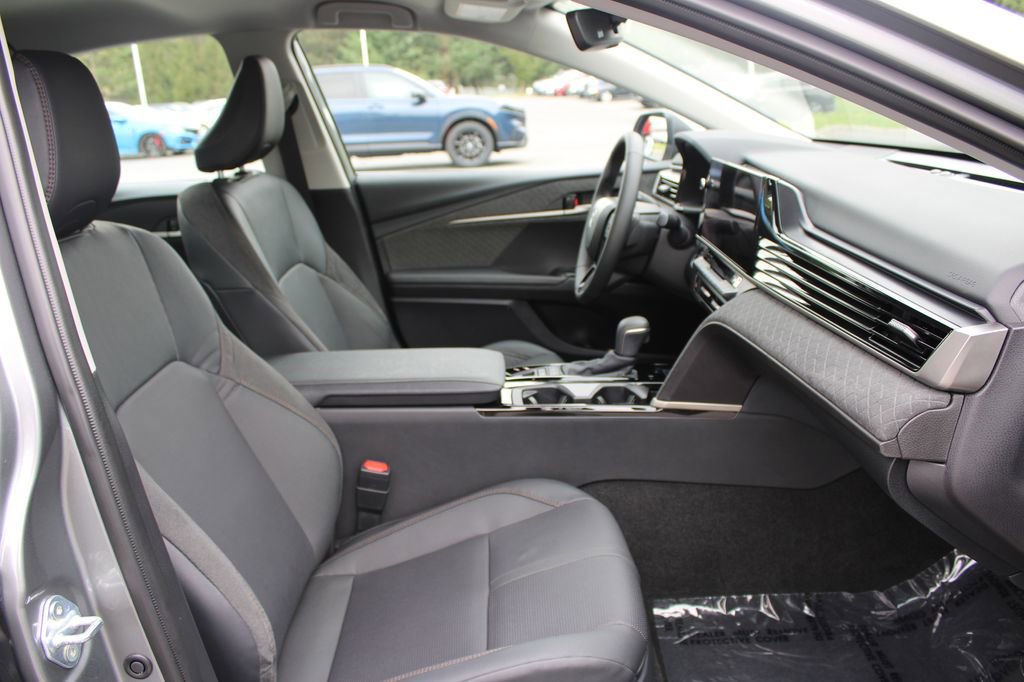 Used 2026 Toyota Camry XLE AWD/4WD image 13