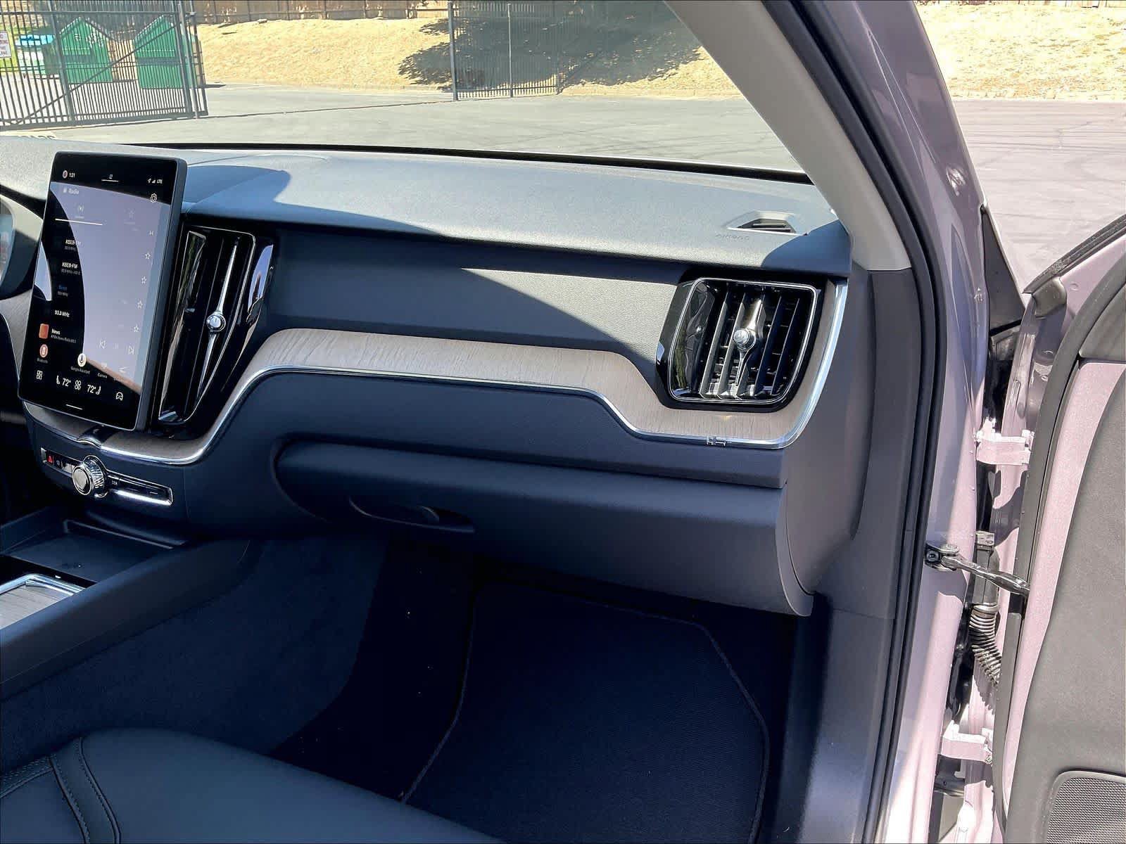 New 2026 Volvo XC60 B5 Core AWD/4WD image 28