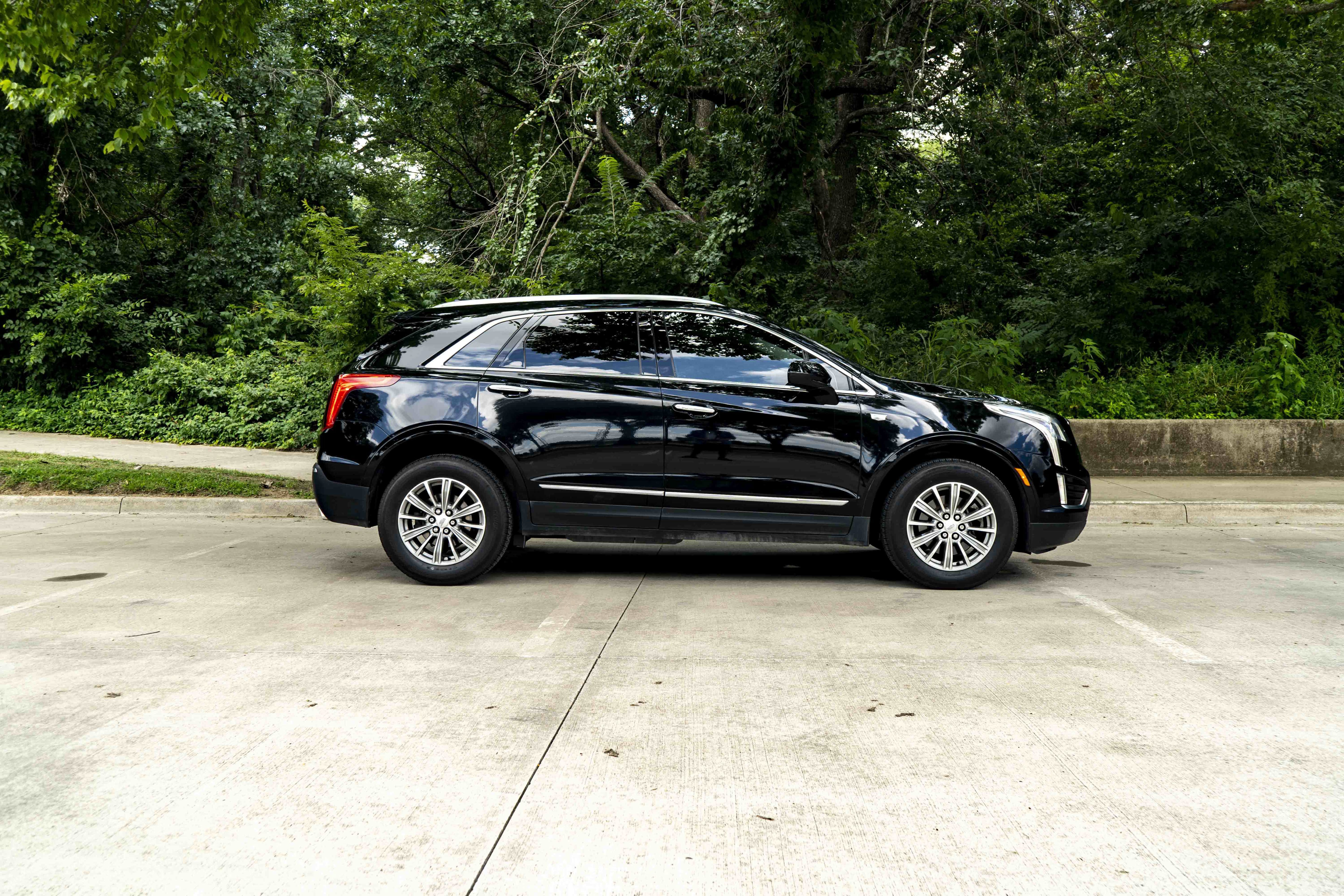 Used 2017 Cadillac XT5 Luxury w/ Driver Awareness Package FWD image 10