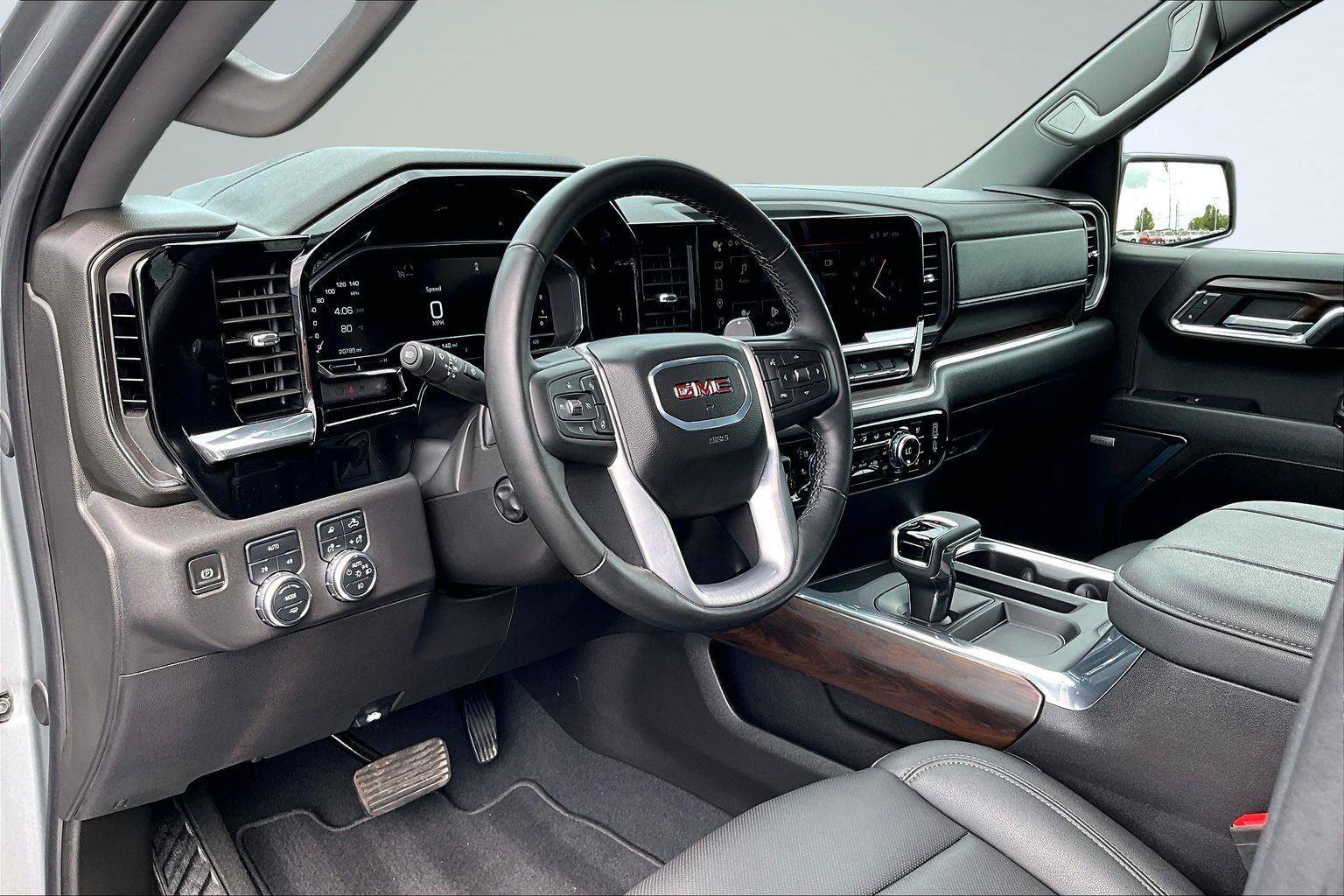 Used 2024 GMC Sierra 1500 SLT w/ SLT Convenience Package AWD/4WD image 15