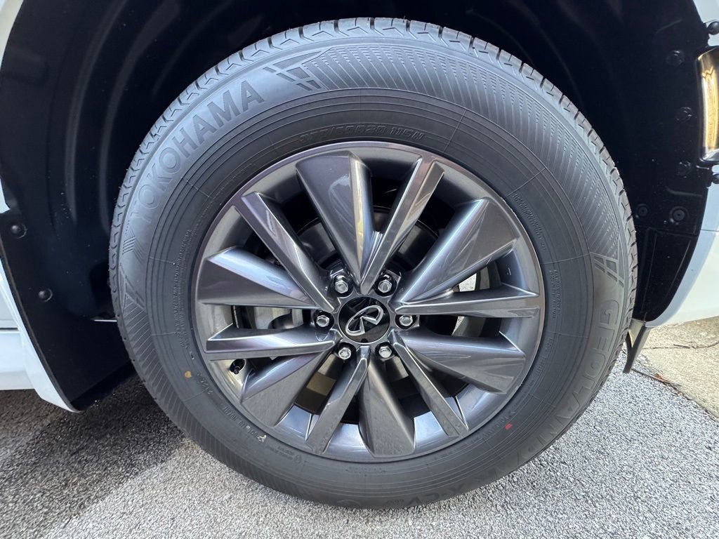 Certified 2026 INFINITI QX80 Pure w/ Cargo Package image 7