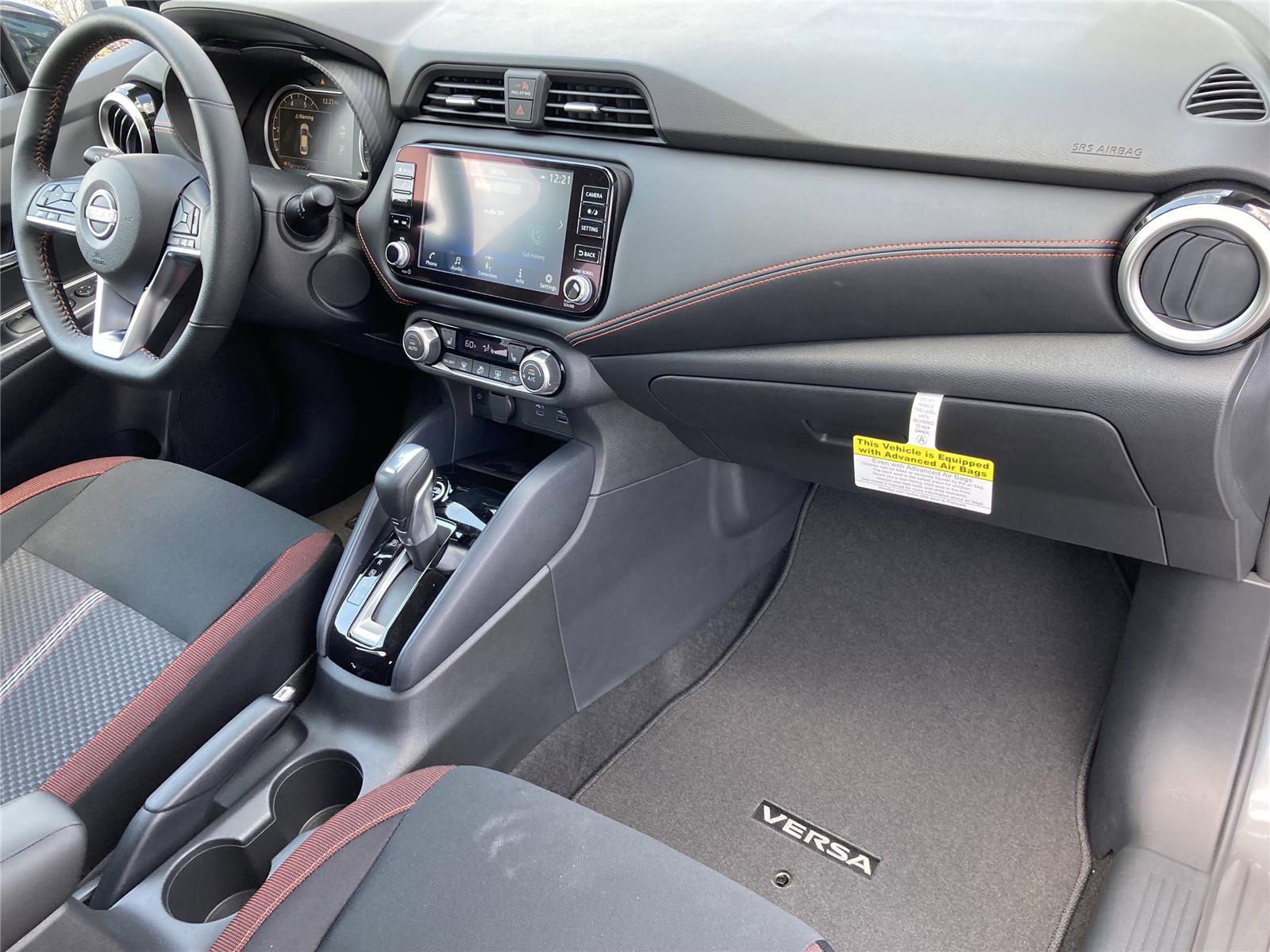 New 2025 Nissan Versa SR w/ Trunk Package image 32