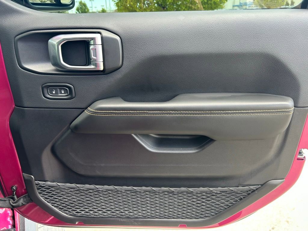 Used 2024 Jeep Wrangler Unlimited Rubicon 392 AWD/4WD image 30