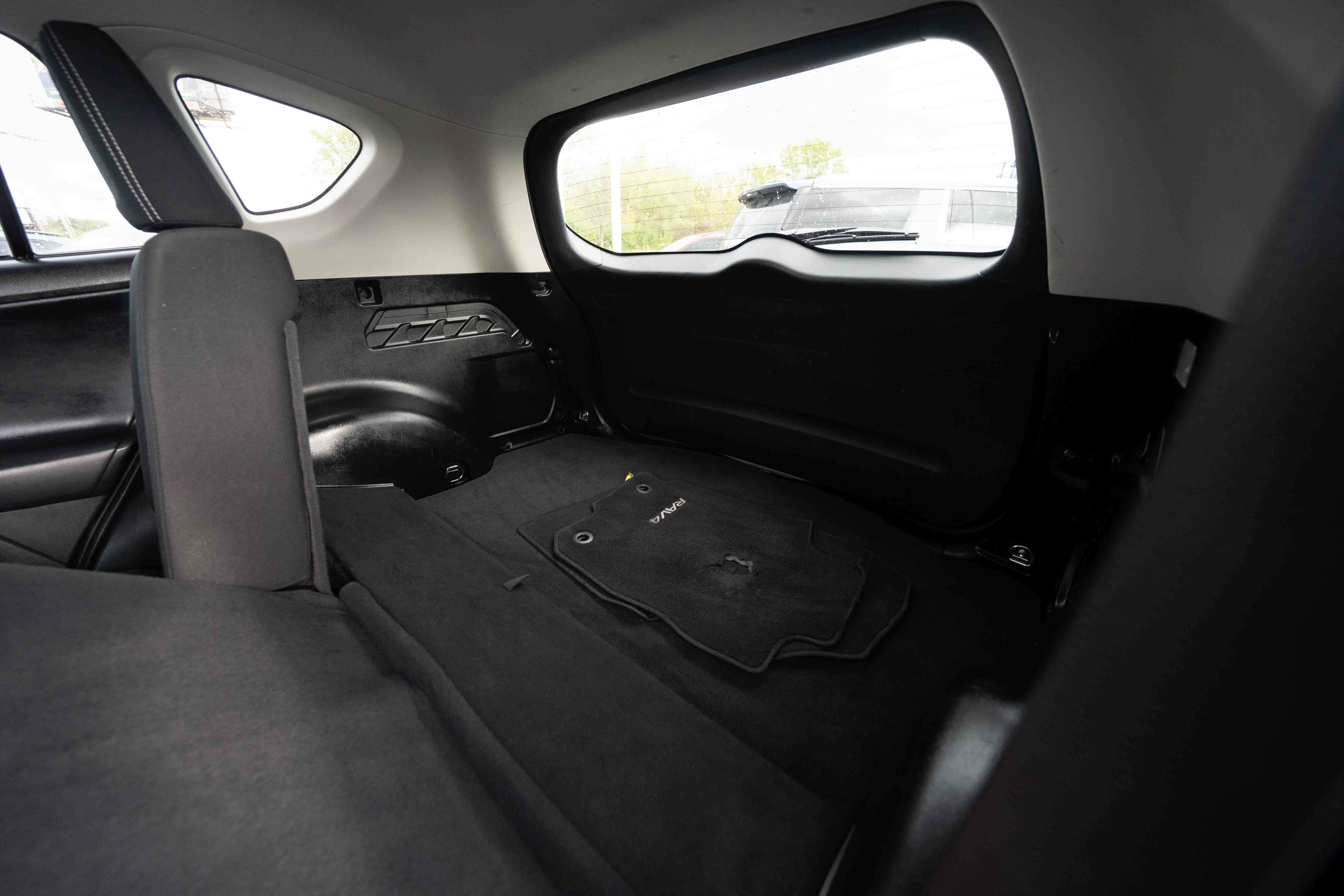 Used 2016 Toyota RAV4 XLE AWD/4WD image 24