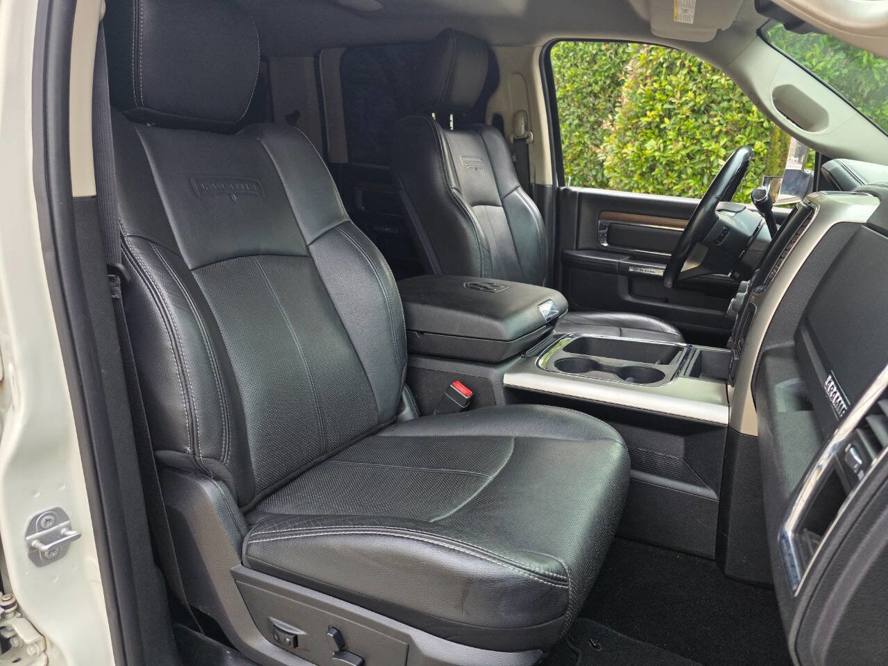 Used 2018 RAM 3500 Laramie image 37