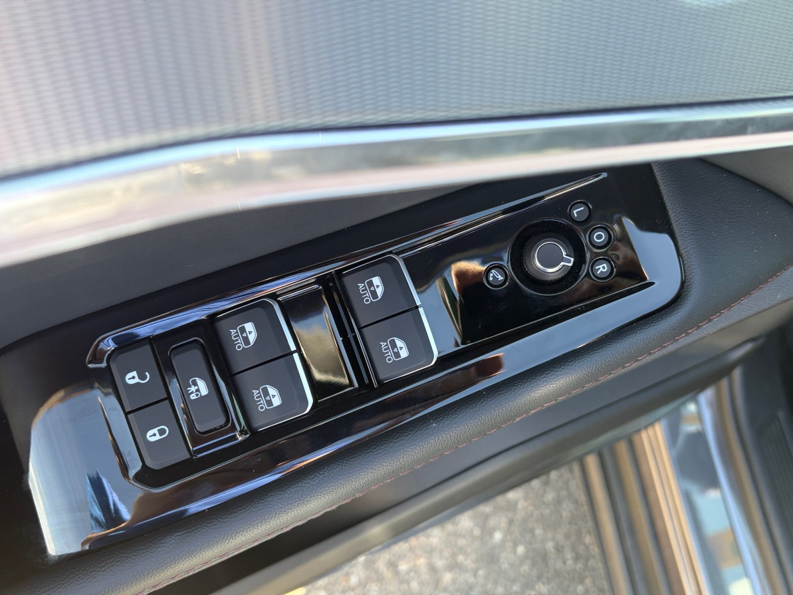 New 2025 Jeep Wagoneer S Launch Edition AWD/4WD image 16