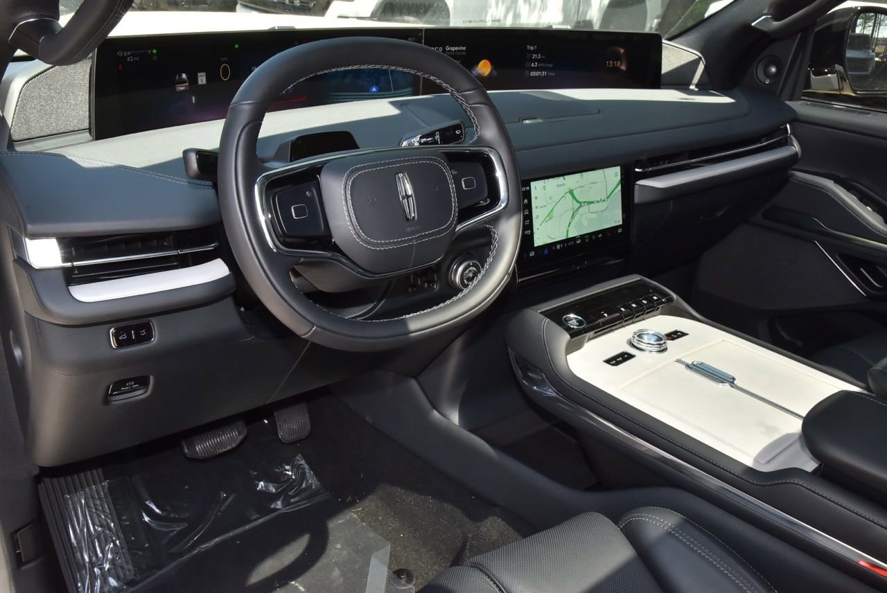 New 2026 Lincoln Navigator L Reserve w/ Jet Appearance Package AWD/4WD image 68