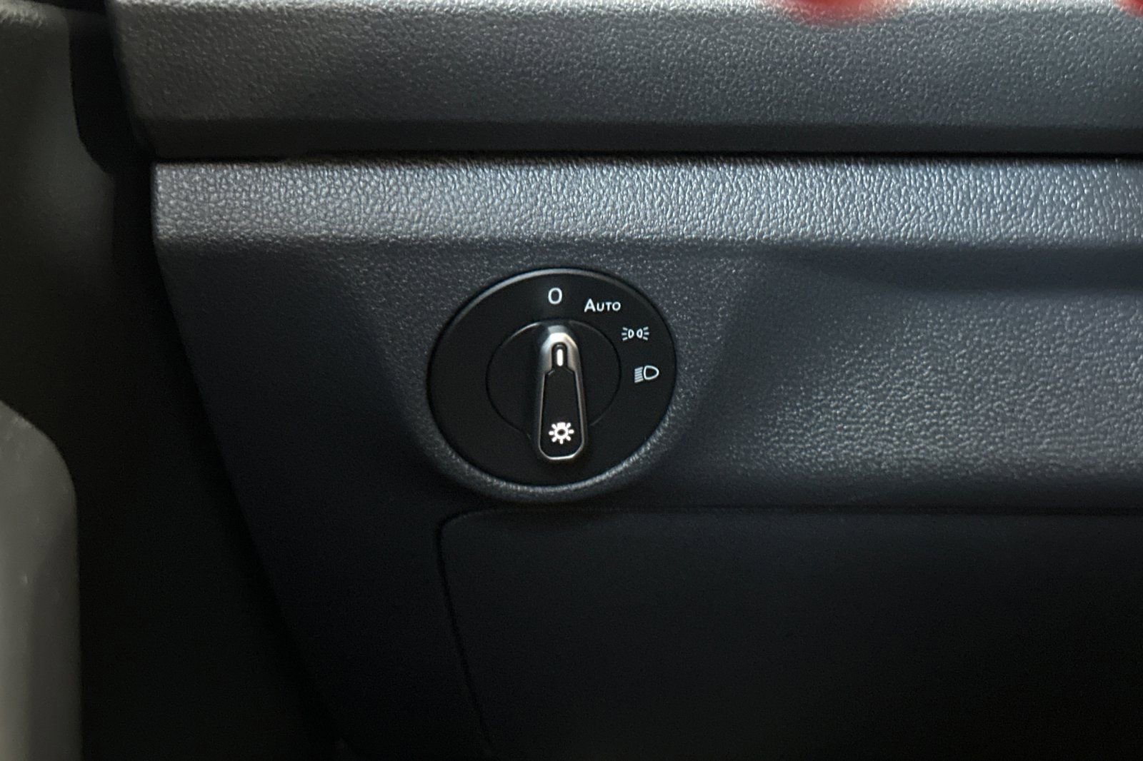 Used 2024 Volkswagen Jetta SE image 29